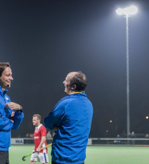 THC Hurley, scheidsrechters hebben een nabespreking. LED op Hurl THC Hurley, scheidsrechters hebben een nabespreking. LED op Hurl